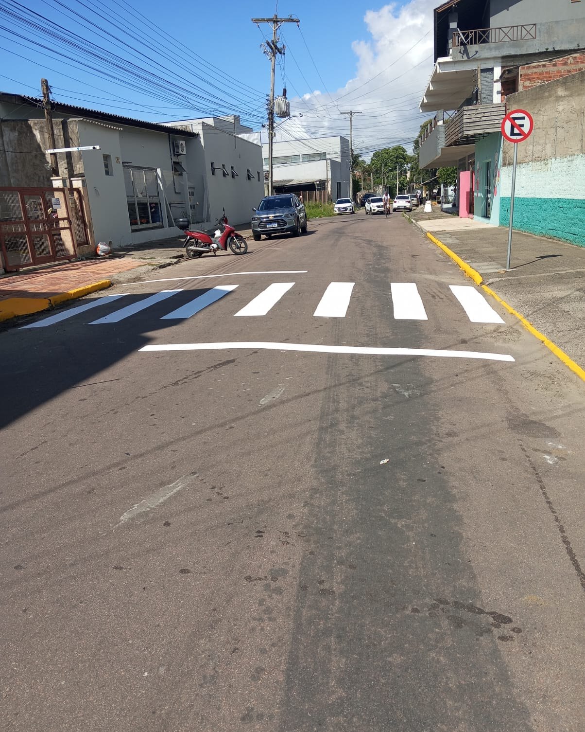A Prefeitura de Tramandaí, por meio da Secretaria de Segurança, Transporte e Trânsito, iniciou na última semana a recuperação da sinalização no entorno das escolas municipais, estaduais e de educação infantil.

