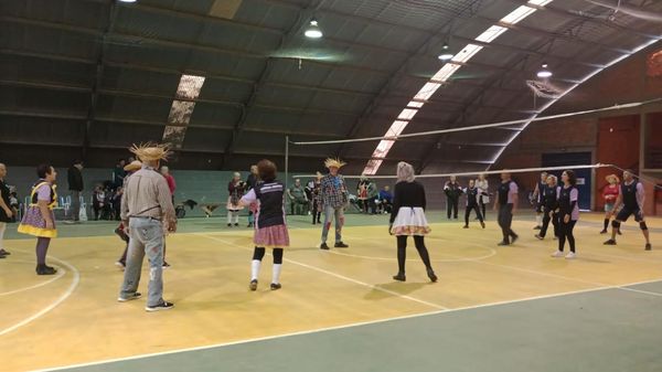 A Secretaria da Zona Sul em uma ação desenvolvida pelo grupo Superação e Amigos da Zona Sul, promoveu no último final de semana mais uma edição do Torneio de Câmbio.
